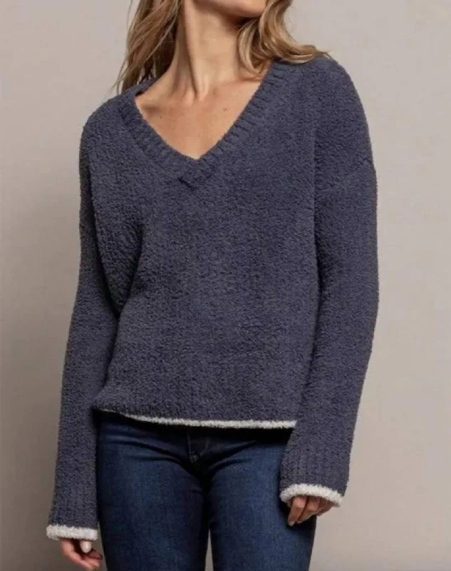 V-Neck Sweater In Deep BlueStreetwear Knit Tops