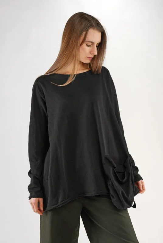 BLACK LABEL Relaxed Pocketed Sweatshirt in BlackLayered Sweatshirts