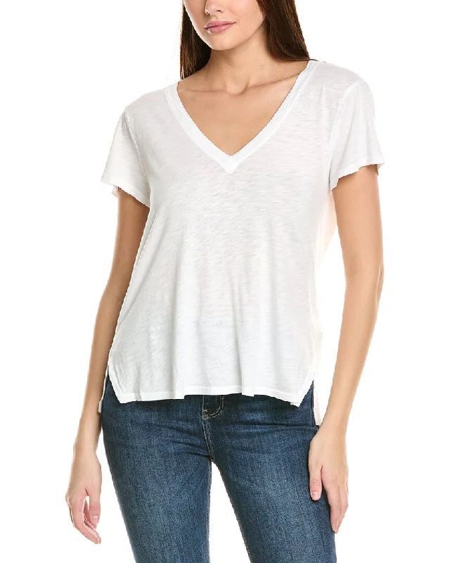 Compression T-ShirtsBella Dahl Side Slit V-Neck T-Shirt